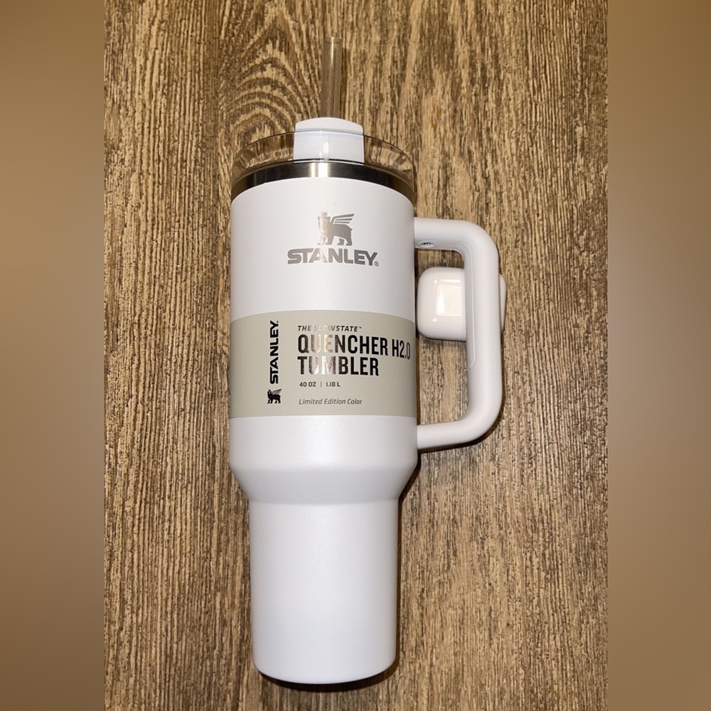 Stanley 40oz in brilliant white